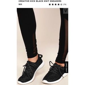 Lulu’s Black running tennis shoes 🖤 Size 8